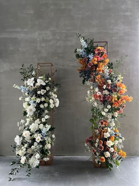 Pillar Flower Decoration, Wedding Flower Columns, Floral Pillars Wedding Diy, Wedding Flower Pillars, Altar Florals, Church Altar Flowers, Floral Columns, Photobooth Event, Draping Decor