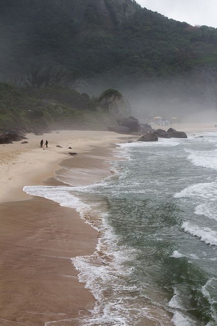 Rio de Janeiro Seaside Picnic, Picnic Company, Picnic Summer, Company Picnic, Morning Walk, Beach Beautiful, Summer Picnic, Pretty Places, Beach Life