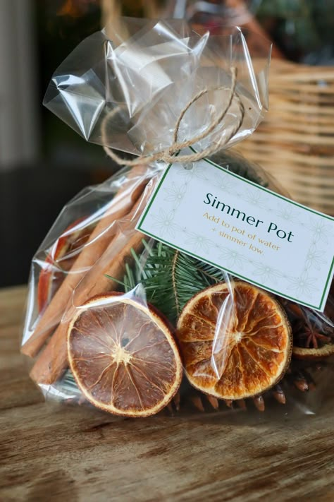 Simmer Pot Gift — Silvertooth Home Simmer Pot Neighbor Gift, Holiday Simmer Pot Kits, Group Present Ideas, Dried Potpourri Recipes Christmas, Simmer Pot In A Jar Gift, Christmas Farmers Market Ideas, Christmas Party Take Home Gifts, Simmer Pot Bags Diy, Fresh Simmer Pot Recipes