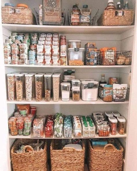 Desain Pantry Dapur, Kitchen Hack Decor, Pantry Organisation, Kitchen Storage Hacks, Desain Pantry, House Organisation, Small Kitchen Storage, Kitchen Organization Pantry, Pantry Ideas