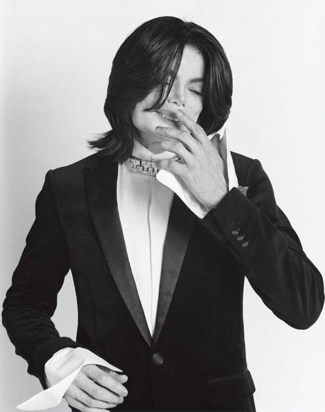 My favorite Michael portrait.  Michael styled by Rushka Bergman for L'UOMO Vogue 2007. Michael Jackson Photoshoot, Michael Jackson Dangerous, Vogue Photoshoot, Ebony Magazine, Photos Of Michael Jackson, Bruce Weber, Michael Jackson Smile, Joseph Jackson, Michael Jackson Pics