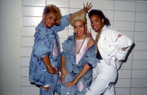 80s Hip Hop Culture | Runway references inspired by Black culture and beyond. 90s Themed Outfits, 90s Dress Up, 90s Fashion Party, 90s Fashion Outfits Hip Hop, Dress Up Ideas, Salt N Pepa, Fashion Guys, 80s Fashion Trends, 90s Fashion Women