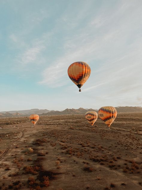 Hot hair balloon, Arizona, Arizona things to do, travel aesthetic, bucket list Hot Air Balloon Arizona, Arizona Hot Air Balloon, Hot Air Balloon Aesthetic, Balloon Bucket, 2023 Manifestation, Things To Do In Arizona, Hot Air Balloons Photography, Hot Air Balloon Wedding, Arizona Trip