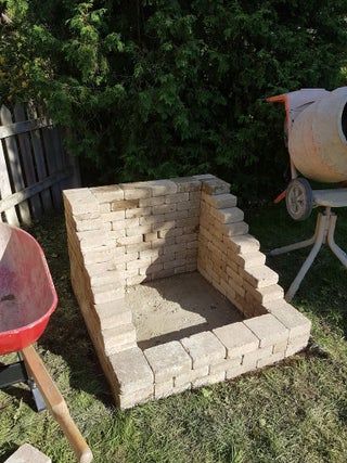 Outside Fire Pits, Diy Outdoor Fireplace, Brick Fire Pit, Outdoor Fire Pit Designs, Fire Pit Ring, Fire Pit Landscaping, Fire Pit Furniture, Backyard Fireplace, Fire Pit Area