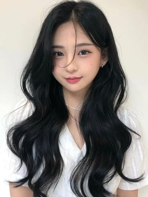 Korean fall hair color: black long waves Korean Wavy Hair, Korean Long Hair, Hair Shine Spray, Braids For Medium Length Hair, Thick Wavy Hair, Hairstyles For Medium Length Hair Easy, Haircut Styles, Permed Hairstyles, Long Wavy Hair