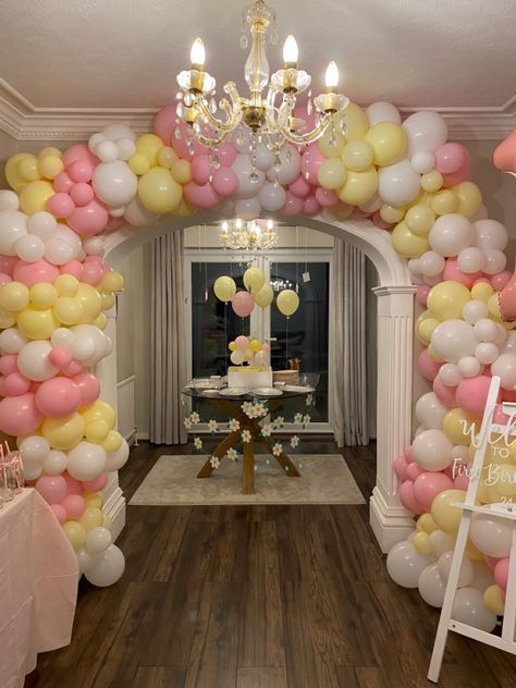 Pink And Yellow Birthday Party Decor, Yellow 18th Birthday Party, Yellow And Pink Birthday Theme, Light Yellow Birthday Theme, Pink And Yellow Decor Party Ideas, Pink And Yellow Decorations, Yellow Bday Theme, Pink And Yellow Party Theme, Yellow And Pink Birthday Decorations