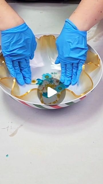 Mixed Media Girl on Instagram: "Gold pressed flower #resin bowl #mixedmediagirl" Resin Bowls Diy How To Make, Resin Bowls, Resin Dried Flowers, Resin Bowl, Pressed Flower Resin, Epoxy Crafts, Diy Bowl, Flower Resin, Flower Bowl