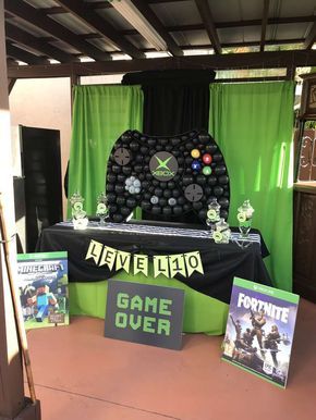 Take a look at this awesome balloon backdrop at this Xbox Birthday Party! See more party ideas and share yours at CatchMyParty.com #catchmyparty #partyideas #xbox #xboxparty #xboxbirthdayparty #birthdayparty #boybirthday Gamer Birthday Decorations, Xbox Party Ideas, Gamer Birthday Party Ideas Boys, Gamer Party Ideas Boys, Gamer Themed Birthday Party, Gamer Birthday Party Ideas, Video Game Theme Birthday Party, Gamers Party Ideas, Xbox Birthday Party