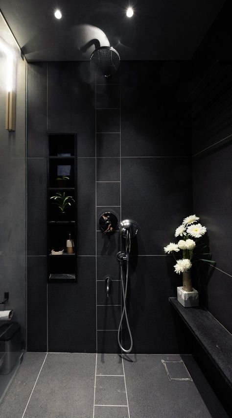 All Black Bathroom, Matte Black House, Small Bathroom Modern, Concrete Bathtub, Black Wall Tiles, Black Tile Bathrooms, Small Bathroom With Shower, Bathroom Design Black, Bathroom Shower Tile