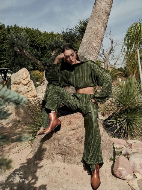 Neus Bermejo ELLE Croatia 2020 Cover Desert Fashion Editorial Joshua Tree Fashion Editorial, Joshua Photoshoot, Desert Fashion Shoot, Desert Fashion Editorial, Desert Editorial, Nature Editorial, Cactus Fashion, Desert Photoshoot Ideas, Desert Photoshoot