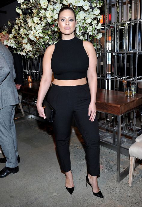 Spring Date-Night Outfit: Black Crop Top and Pixie Pants Ashley Graham Style, Outfit Date Night, Casual Date Night Outfit, Outfit Date, Grayson Dolan, Crop Top Outfits, Night Out Outfit, Dinner Outfits, Fashion Night