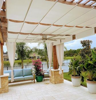 Fabric Covered Pergola, Fabric Roof Outdoor, Wood Shade Structure, Pergola Covers, Patio Chico, Beautiful Pergola, Pool Pergola, Pergola Shade Cover, Retractable Shade