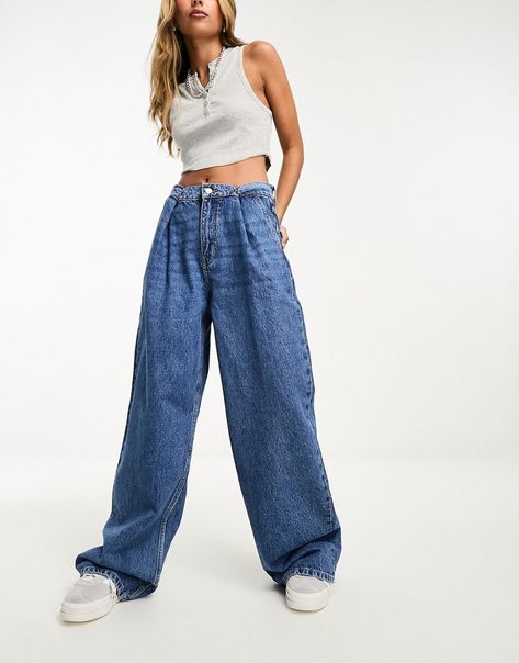 Jeans by Pull&Bear Join the jean scene Wide leg High rise Belt loops Five pockets Pull Bear Jeans, Drop Top, Pull & Bear, Co Ord, Body Fit, Wide Leg Jeans, Jeans Shop, Leg Jeans, Topshop