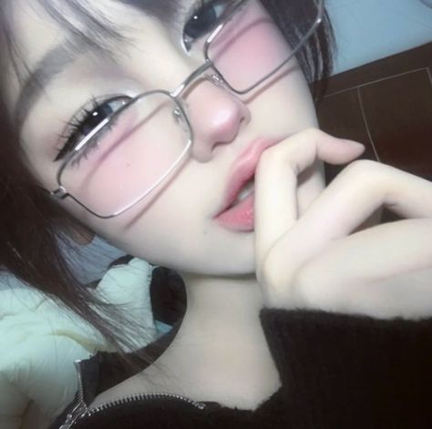 Makeup Ala Korea, Chinese Makeup, Doll Eye Makeup, Glasses Makeup, Ethereal Makeup, Make Up Inspo, Cute Makeup Looks, Soft Makeup, Makeup Looks Tutorial