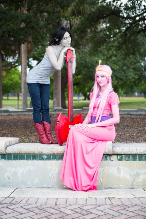 Dress like Princess Bubblegum from Adventure Time - Costume & Cosplay Guide  #AdventureTime #costume  #PrincessBubblegum Princess Bubblegum Costumes, Marceline Costume, Princess Bubblegum Cosplay, Adventure Time Costume, Marceline Cosplay, Gay Halloween Costumes, Adventure Time Cosplay, Cute Couples Costumes, Marceline And Princess Bubblegum