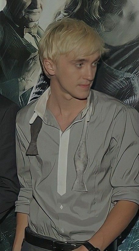 tom felton at the half-blood prince premiere Draco Malfoy Hot Pics, Hogwarts Slytherin, Drako Malfoy, Stile Harry Potter, Draco Malfoy Hot, Draco Malfoy Imagines, Draco Malfoy Fanart, Slytherin Boys, Half Blood Prince