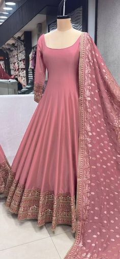 Fashion Indian Outfits, Simple Dress Casual, Indian Wedding Gowns, Long Frock Designs, Wedding Party Wear, Simple Gowns, Dress Salwar Kameez, Desi Fashion Casual, Pakistani Fancy Dresses