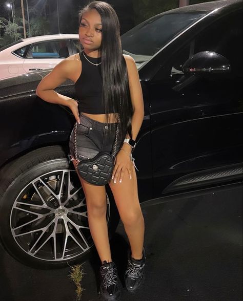 Party Outfits Night Black Women, Summer Time Outfits Black Women, Balenciaga Track Outfit Woman, Baddie Party Outfits, Balenciaga Track Outfit, Track Outfits, Balenciaga Track, Swag Outfits For Girls