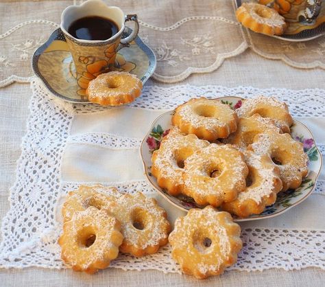 Silvia Colloca, Short Pastry, Italian Pastries, Shortbread Cookie, Italian Cookies, Northern Italy, Shortbread Cookies, Hard Boiled Eggs, Desert Recipes