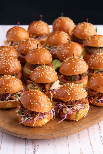 Mini Sandwiches Display, Mini Pulled Pork Sandwiches, Mini Pork Sliders, Pulled Pork Birthday Party, Finger Food Engagement Party, Mini Chicken Sliders, Mini Pulled Pork Sliders, Pulled Pork Serving Ideas, Bachelor Party Snacks