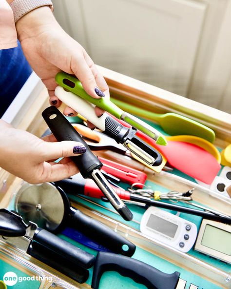 Organize Cooking Utensils, Organize Utensil Drawer, Cooking Utensil Storage, Kitchen Utensil Drawer Organization, Kitchen Utensil Drawer, Deep Drawer Organization, Get Rid Of Stuff, Utensil Drawer Organization, Kitchen Utensil Storage