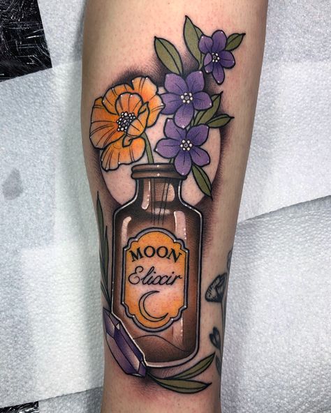 Neotraditional bottle, flowers and crystal Selina C Tattoo Halloween Tattoo Ideas, Imprimibles Halloween, Bottle Flowers, Traditional Tattoo Inspiration, Bottle Tattoo, Dibujos Tattoo, C Tattoo, Witch Tattoo, Spooky Tattoos