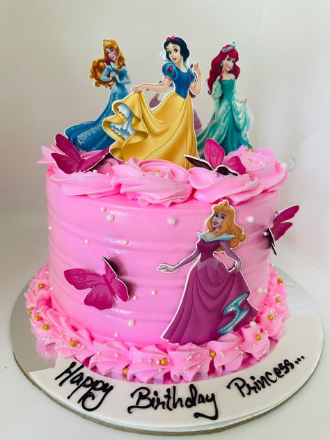 3 pounds vanilla cake with disney theme Disney Princess Cake Design, Disney Princess Theme Cake, Disney Princess Cake Ideas, Princess Theme Cake, Disney Princess Cake Topper, Decor Tort, Cake Styles, Paw Patrol Birthday Theme, Disney Princess Theme