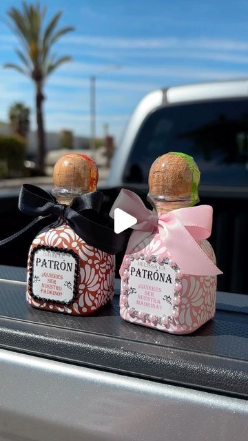 𝗝𝗟𝗢𝗫𝗫𝗖𝗨𝗦𝗧𝗢𝗠𝗦 | Custom Bottles 👩🏻‍🎨 on Instagram: "Godparents proposal mini bottles 👶🏻🥂🤍  . . . #custombottle #badbunny #unveranosinti #summer #grupofrontera #unx100to #botellaspersonalizadas #botellasdecoradas #ilustrationartists #digialart #springcolors #custommade #cricut #pesopluma #elalfa #quinceañera #botelladecorada #cricuthacks #aesthetic #explore #explorepage #glitter #rhinestones #crafts #crafter #crafting #glitterbottle #glittertumblers #glitternails #losangeles Bad bunny, Peso pluma, el alfa, quinceañera, Barbie, Barbie world, Pink, Karol g, glitter, glitter roses, glitter bottle, Halloween, chucky, scream, custom bottle, fuerza regida, cowgirl, vaquera, fresita, grinch, grinchmas, hello kitty grinch, thanksgiving, christmas bouquet, Christmas, Christmas decor Quinceanera Bottle Decorations, Bottle Service Aesthetic, Decorated Hennessy Bottle, Patron Bottle Decorated, Custom Alcohol Bottles, Grinch Thanksgiving, Decorated Tequila Bottle, Grinch Bouquet, Kitty Aesthetic Pink