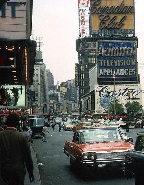 NYC 1962 Outfits Miami, Penn Station, Photography New York, Miami Outfits, New York Vintage, Outfits Black, City Scene, Vintage New York, City Street