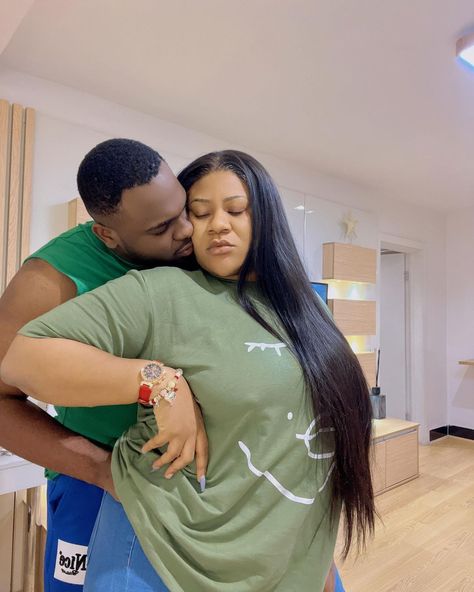 Popular Nollywood actress, Nkechi Blessing and her young lover were recently spotted passionately kissing in public. The thespian and her lover were at actress Iyabo Ojo’s birthday party last night when they decided to engage in an intense public display of affection (PDA). The lovebirds threw caution to the wind and passionately locked lips while […] This Post Mixed reactions as actress, Nkechi Blessing and her young lover passionately lock lips in public (Video) Appeared First on Wikiris Engagement Photo Shoot Poses, Pregnant Lady, Public Display Of Affection, Shoot Poses, Iranian Women, She Movie, Mind You, Engagement Photoshoot, Photoshoot Poses