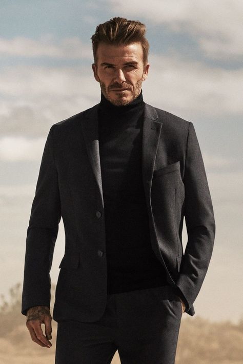 Gentleman Mode, Turtleneck Fashion, David Beckham Style, Herren Style, Stylish Winter Outfits, Mens Fashion Blog, Black Suit, Men Shirt, Inspired Fashion