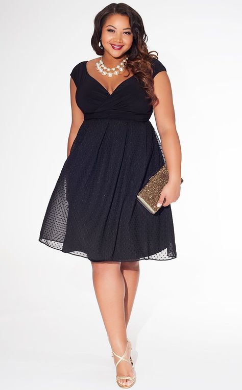 Modelos de vestidos para señoras gorditas Lollapalooza Outfit, Plus Size Cocktail Dresses, Elegante Casual, فستان سهرة, Stylish Plus, Curvy Girl Fashion, Curvy Outfits, Curvy Fashion, Mother Of The Bride Dresses