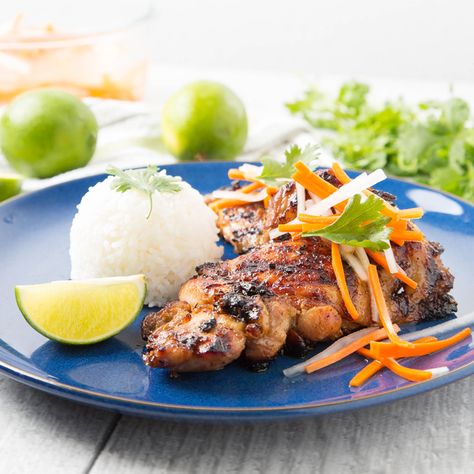 Vietnamese Grilled Lemongrass Chicken Thighs Grilled Lemongrass Chicken, Easy Vietnamese Recipes, Lemongrass Chicken, Bo Bun, Grilled Chicken Recipes, Vietnamese Recipes, Chicken Thigh Recipes, Asian Dishes, Grilled Meat