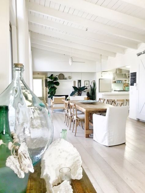 California Beach House Organic Modern Style Tour | Apartment Therapy Organic Modern House, House By The Ocean, Modern Beach House Decor, Organic Modern Style, Small Beach Houses, California Beach House, Beach House Interior Design, Coastal Bedrooms, Beach Cottage Decor