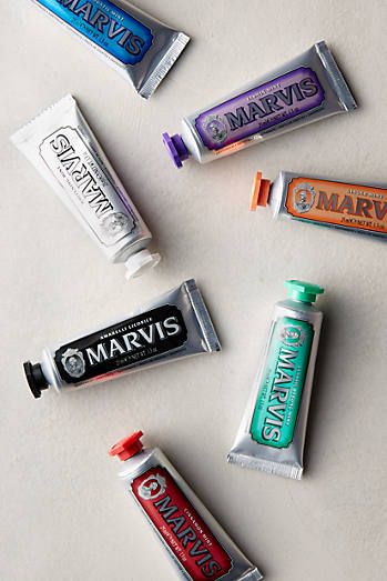 Marvis Travel Toothpaste Gift Set Toothpaste Photography, Luxury Toothpaste, Diy Charcoal Mask, Marvis Toothpaste, Neon Cactus, Travel Toothpaste, Exfoliating Pads, Travel Size Beauty Products, Cleansing Mask