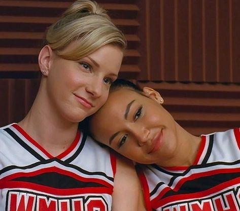 L. Tubbington on Instagram: “Perfect picture representation of Brittana ❤ #Brittana #Glee #nayarivera #heathermorris” Glee Britanna, Santana Glee, Brittana Glee, Queer Characters, Glee Icons, Brittany And Santana, Russian Female, Female Pilots, Glee Fashion