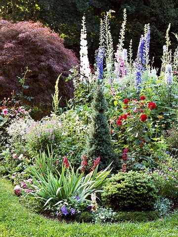 6 Steps to a "NO WORK" Cottage Garden:  "While formal gardens thrive on order and well-defined spaces, cottage gardens bubble in cheerful tangles of flowers that form a kaleidoscope of hue and texture." Cottage Gardening, Jardim Diy, Video Garden, Cottage Garden Plants, Flowers And Greenery, Cottage Garden Design, Front Yards, English Cottage Garden, Garden Shrubs