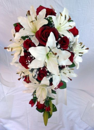 Burgundy Roses, Wedding Wows, Red And White Weddings, Cascading Wedding Bouquets, Prom Corsage, Winter Wedding Bouquet, Winter Wedding Flowers, Cascade Bouquet, Brooch Bouquets