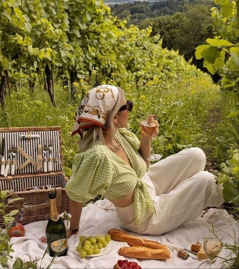 Cottagecore Picnic, Picnic Photo Shoot, Picnic Pictures, Picnic Photography, Picnic Inspiration, Vintage Picnic, Picnic Date, Photographie Inspo, Cottage Core Aesthetic