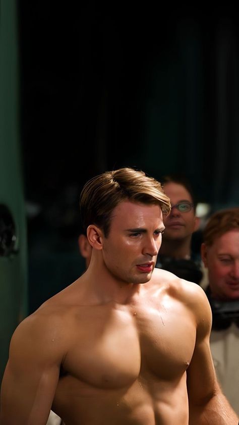 Chris Evans Hot Photos, Chris Evans Handsome, Chris Evans Muscles, Steve Rogers Hot Pics, Chris Evans Aesthetic Wallpaper, Hot Captain America, Chris Evans Aesthetic, Steve Rogers Wallpaper, Chris Evans Wallpaper