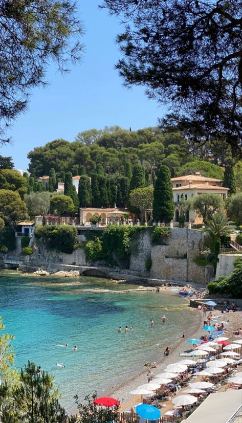 vacanze italia south of europe european dummer cannes monaco Paloma Beach, Perfect Beach Day, Antibes France, Juan Les Pins, France Aesthetic, Explore Italy, Vacation Mood, Italy Aesthetic, Italian Summer