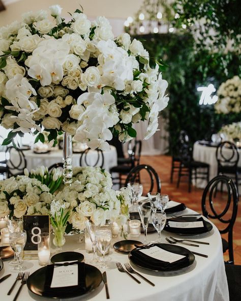 A black and white wedding always looks best when its with our linen! Featuring our Tuscany White Table Linen and our Onyx Velvet Napkin Planning + Design: I Do Details Weddings & Events Photography: KGC Photography Floral Design: Javier Valentino Rentals: RSVP Party Rentals Stationery: She Paperie Venue: Cascata Golf Club Black And White Wedding Table, White Wedding Table, Ashton Gardens, Garden Wedding Reception, Classic Wedding Decorations, Wedding Table Linens, Events Photography, Bridal Ideas, Gardens Wedding