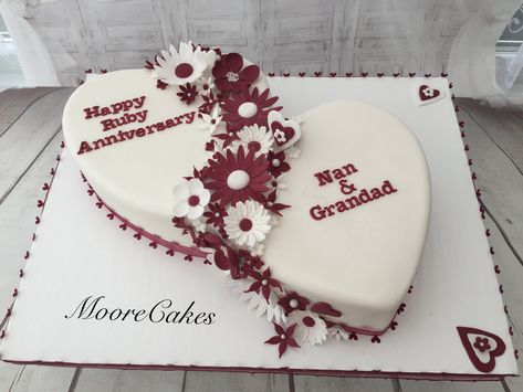 Ruby Wedding Anniversary cake 40th Wedding Anniversary Cake Ideas, Ruby Anniversary Cake, Ruby Wedding Anniversary Cake, 40th Anniversary Cake, 40th Wedding Anniversary Cake, Classic Birthday Cake, White Buttercream Frosting, Ruby Cake, There's No Tomorrow