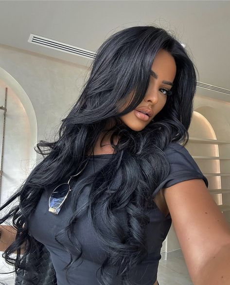 Midnight Black Hair, Midnight Blue Hair, Hair Colors Ideas, Black Wavy Hair, Black Hair Aesthetic, Blue Black Hair, Black Hair Dye, Jet Black Hair, Blow Dry Hair