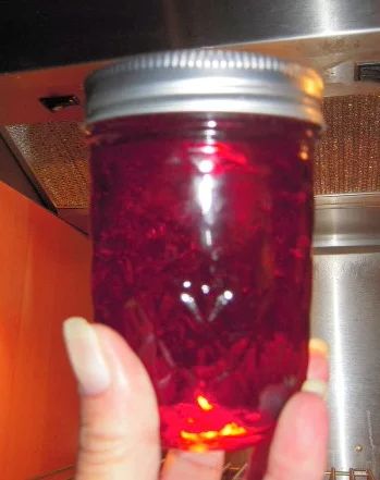 Make Wine Jelly Wine Jelly Recipe, How To Make Wine, Fruit Butter, Wine Jelly, Blackberry Wine, Water Crackers, Canning Jam, Homemade Jelly, Fruit Wine