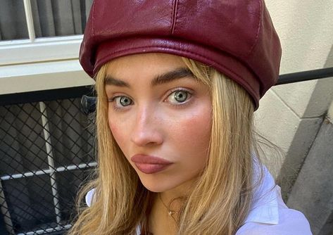 Sabrina Carpenter Lockscreen, Britney Spears Sons, First Heartbreak, Baby Bump Photos, Facial Treatments, Bump Photos, Her Cut, Old Singers, Dye My Hair