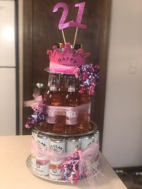 21st Birthday Gift For Best Friends, 21 B Day Gift Ideas, 21 Birthday Gift Ideas, 21st Birthday Gift Ideas, 21st Birthday Gift Baskets, 21st Birthday Gifts For Best Friends, Birthday Cake Beer, 21 Bday Ideas, Diy 21st Birthday Gifts