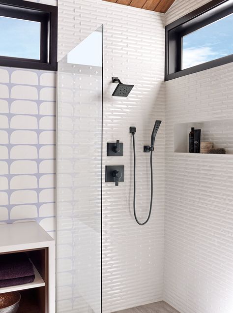 Delta Pivotal Collection Matte Black Shower System with Handshower Small Space Bathroom, Shower Diverter, Shower Hose, Tub And Shower Faucets, Bathtub Shower, Design Living Room, Shower Systems, Bathroom Faucet, Bathroom Styling