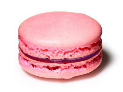 Pink Macaroons, French Macarons Recipe, French Macaroons, Raspberry Almond, Blueberry Jam, Macaron Recipe, Gel Food Coloring, Soften Cream Cheese, Blueberry Cheesecake