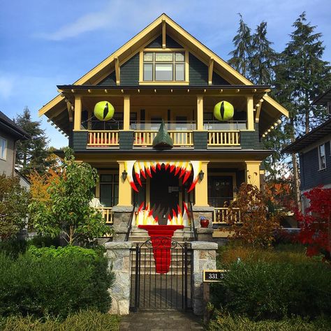 Monster house! Who's gone past 11th and Yukon to check out this delightfully creepy creation? @wherevancouver Monster House Halloween, Christine Mcconnell, Monster House, Fun Halloween Decor, House Exteriors, Halloween Yard, Halloween Monster, Up House, Fall Halloween Decor